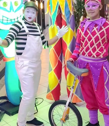 Unicyclist-and-Mime